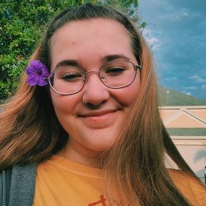 Meet your Posher, Chloe